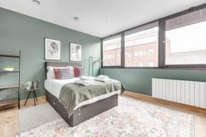 Modern Apt, town centre, 4 guests, pkg, wifi by Tent serviced apartments